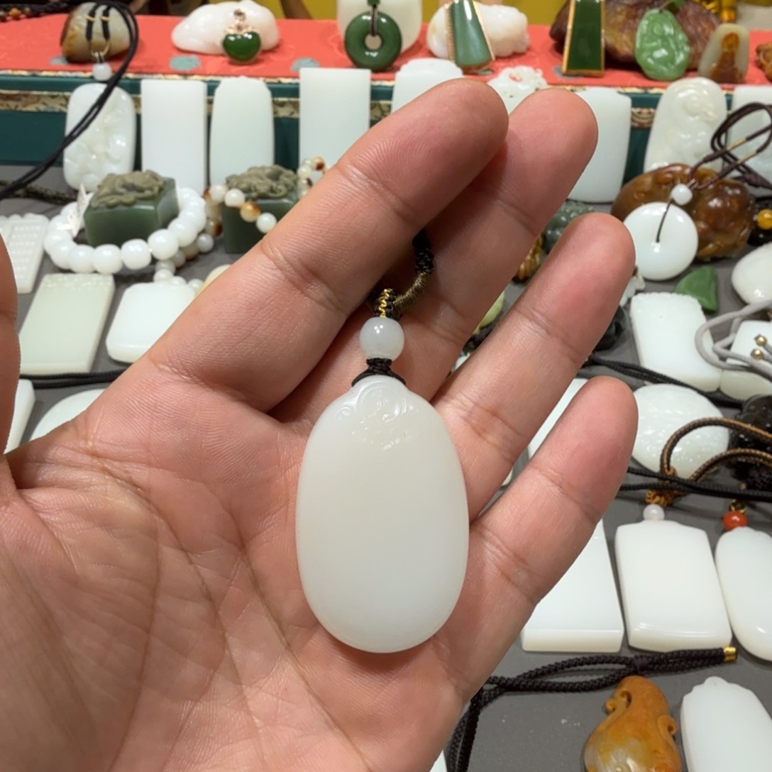 和田玉未镶嵌吊坠(不含链)