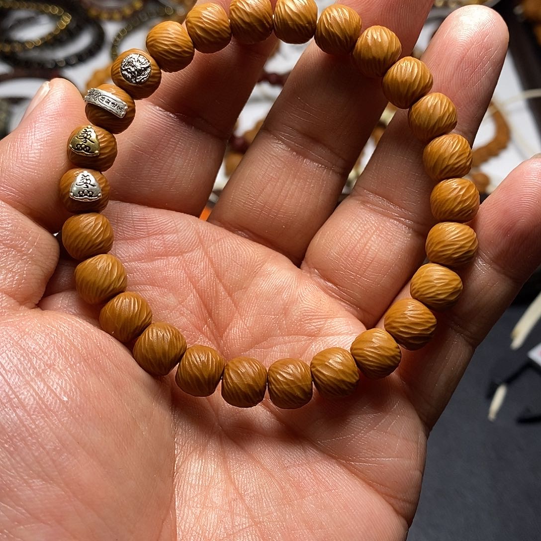 猴头核桃手串全品9左右四标高配云锦51号