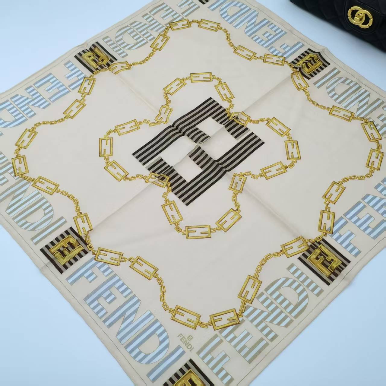 99新 FENDI/芬迪 海囤/芬迪/丝巾/yy07613