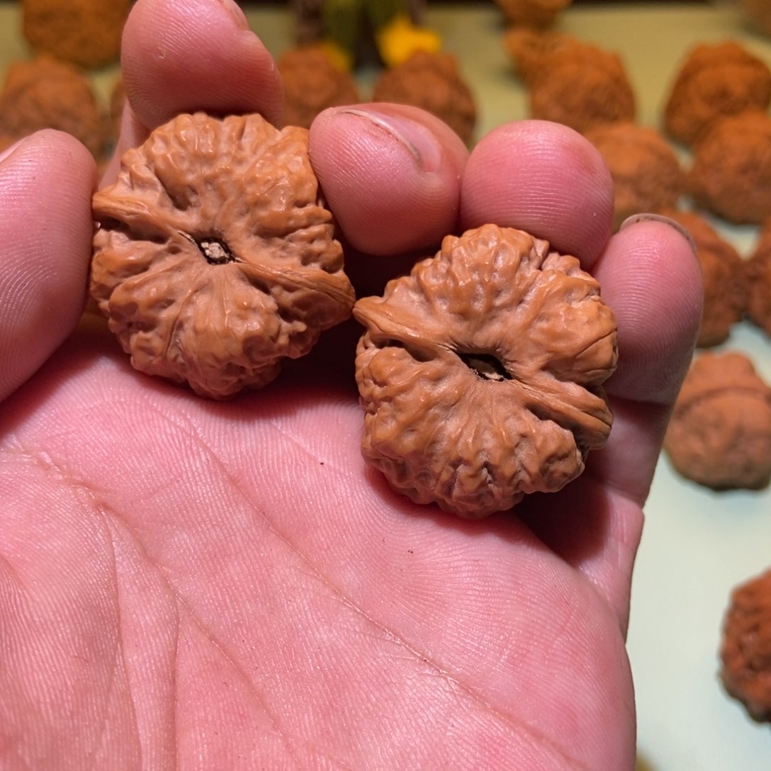 文玩核桃吊坠河****械蛤蟆头33一对