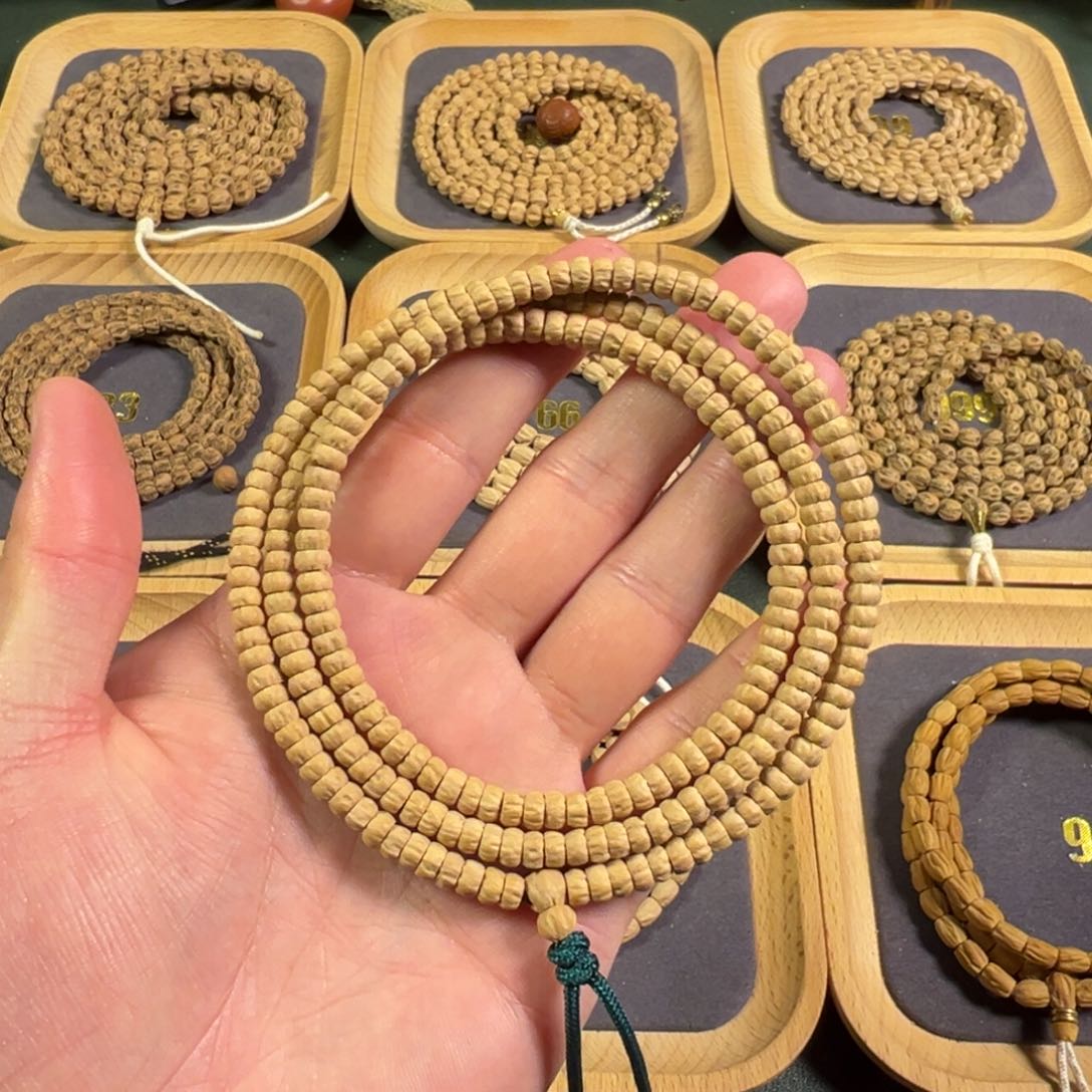 【闪购商品】吊坠柏香籽/百香籽热振黄油皮药片3号