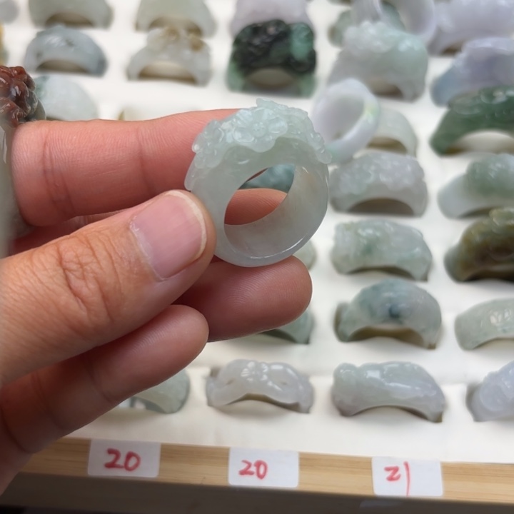 翡翠未镶嵌戒指港码20梅花207