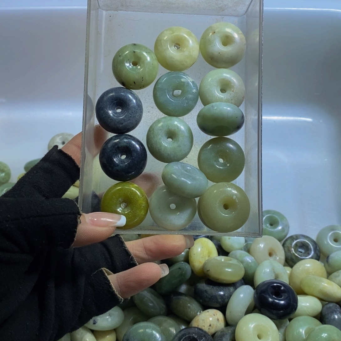 蛇纹石玉未镶嵌颈饰226