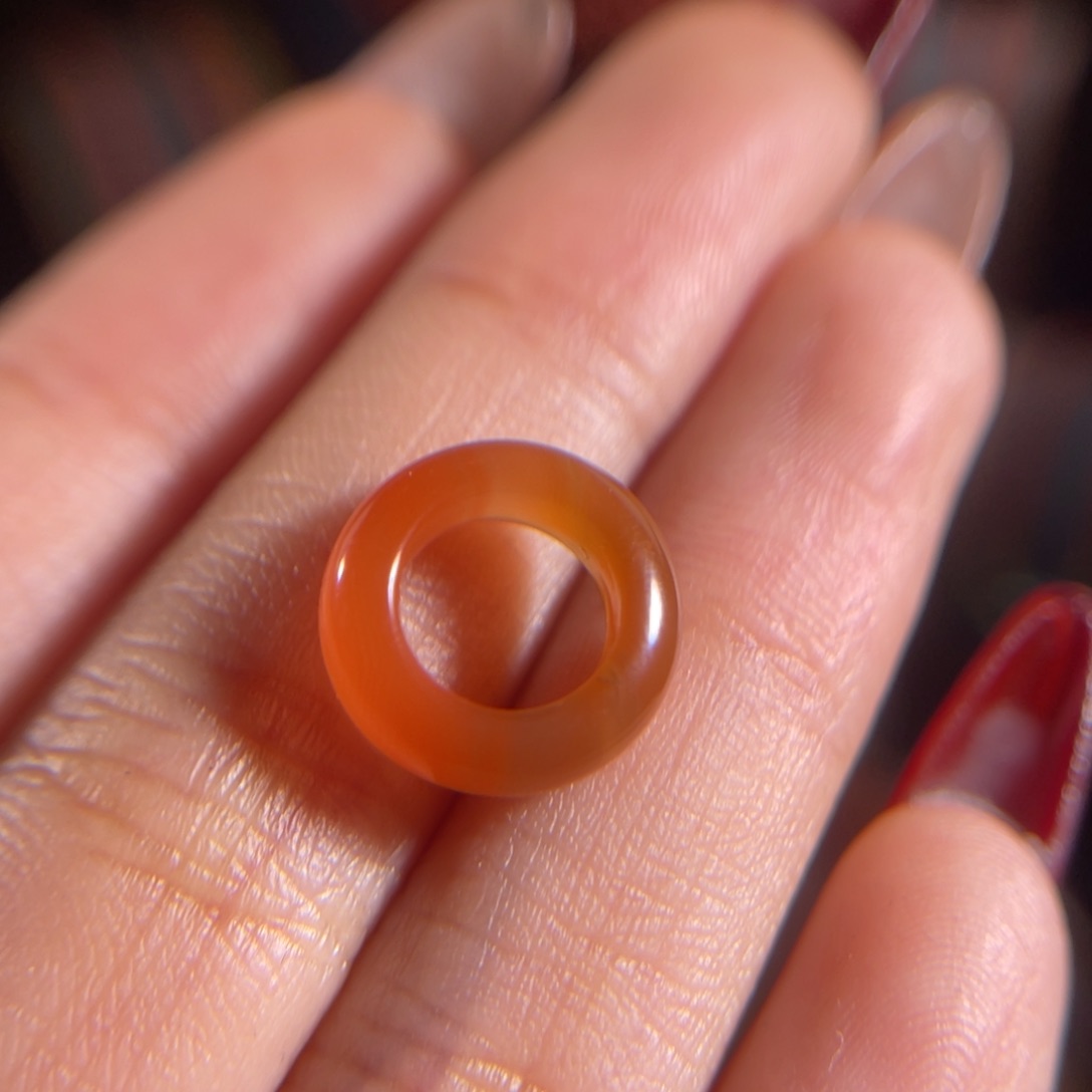 南红玛瑙大黑洞跑环7.6mm未镶嵌不退不换