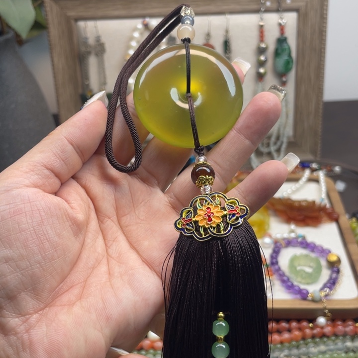 蛇纹石玉车挂未镶嵌