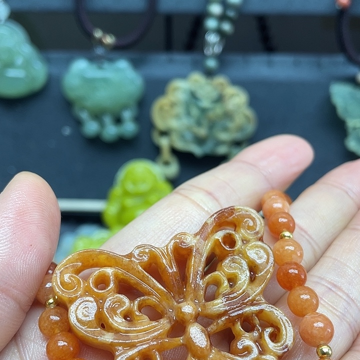 未镶嵌蛇纹石玉颈饰