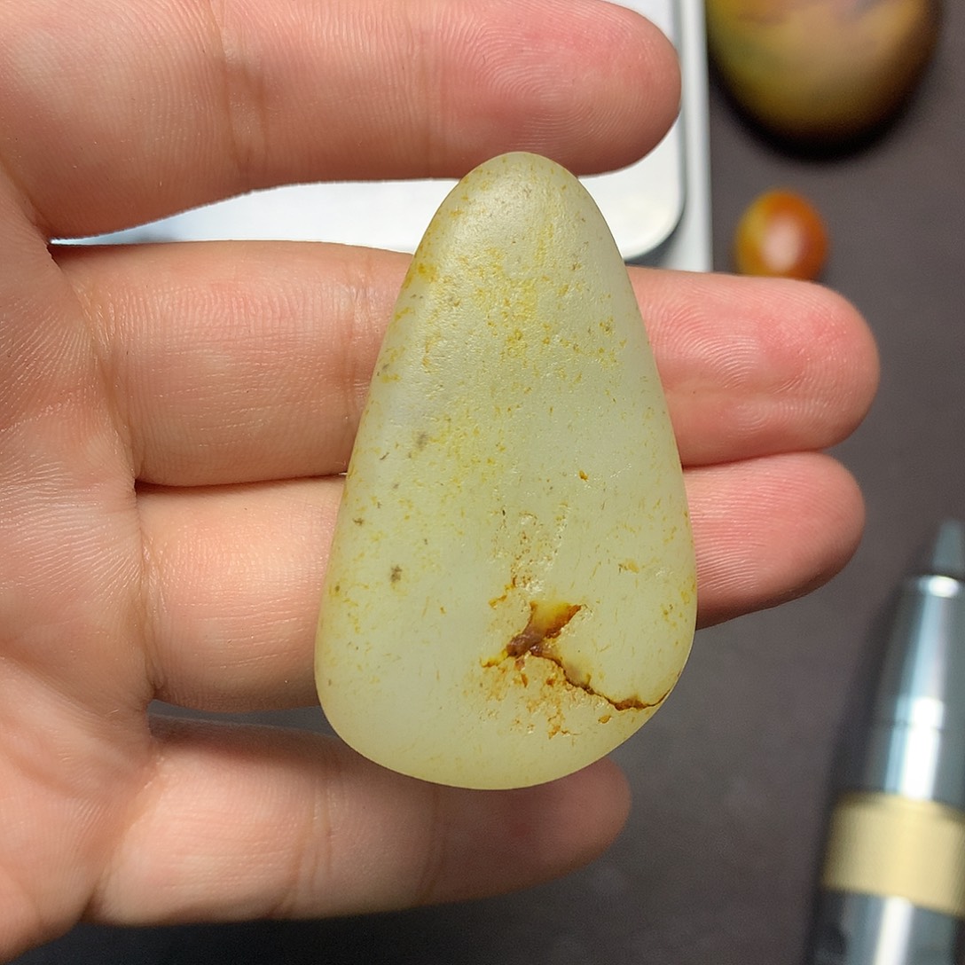 和田玉（糖玉）未镶嵌挂件