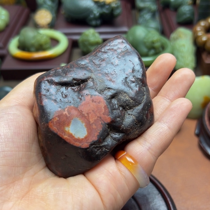 皮***子和田玉未镶嵌珠宝奇石