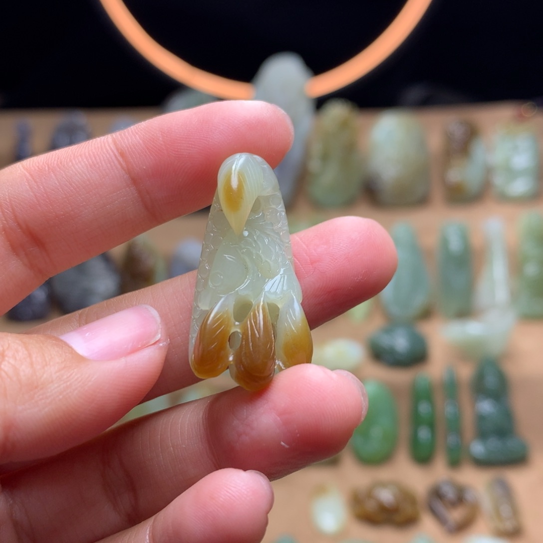 和田玉挂件未镶嵌易****s