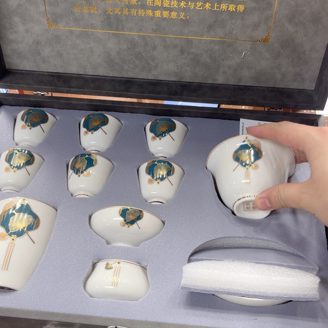 孤品茶具套装等等。         
