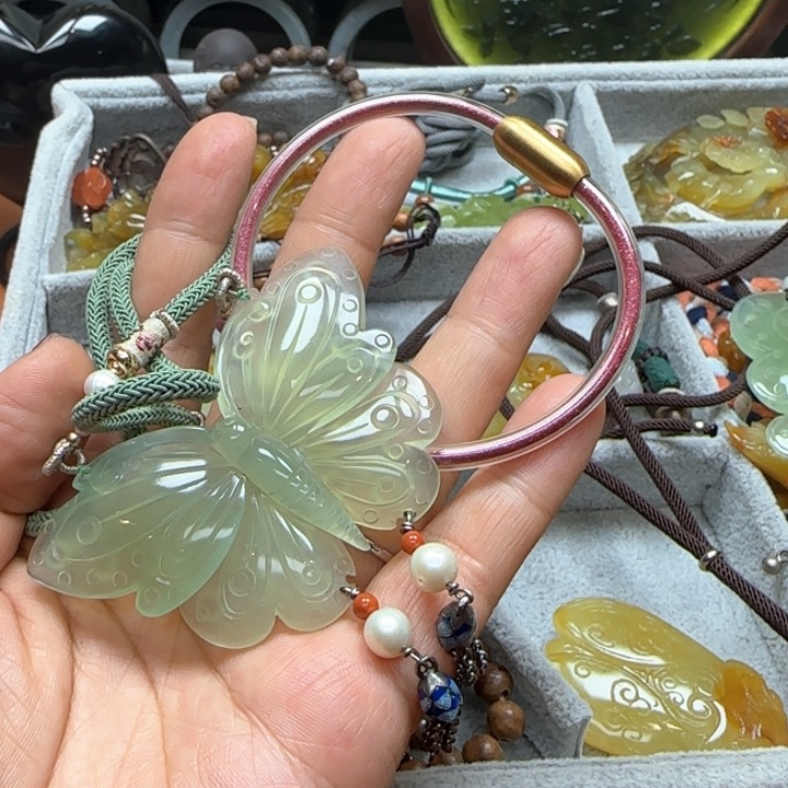 蛇纹石玉颈饰未镶嵌水*莲