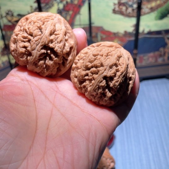 文玩核桃吊坠46粗筋