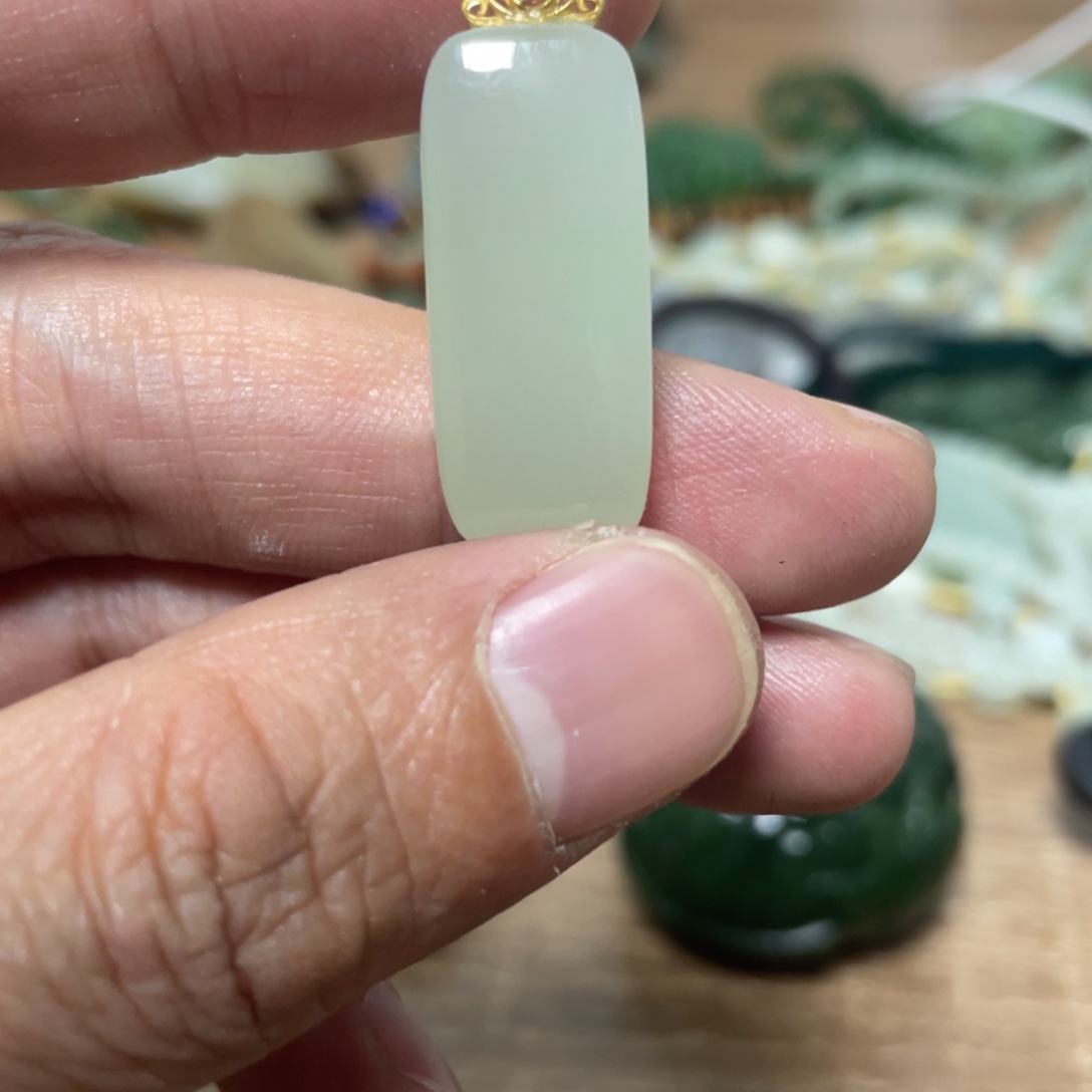 和田玉颈饰18K金镶嵌