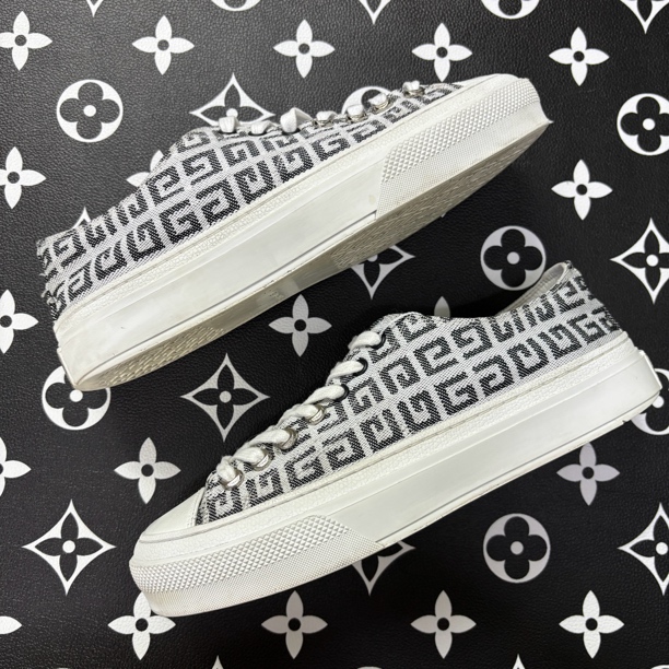 95新 Givenchy/纪梵希 39.5欧码老花板鞋时尚经典透气