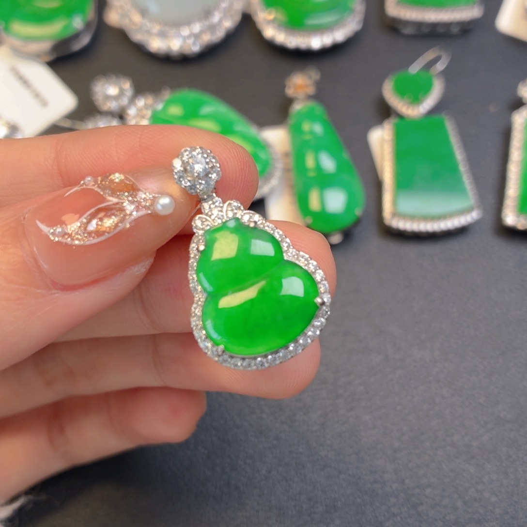 翡翠银S925镶嵌颈饰