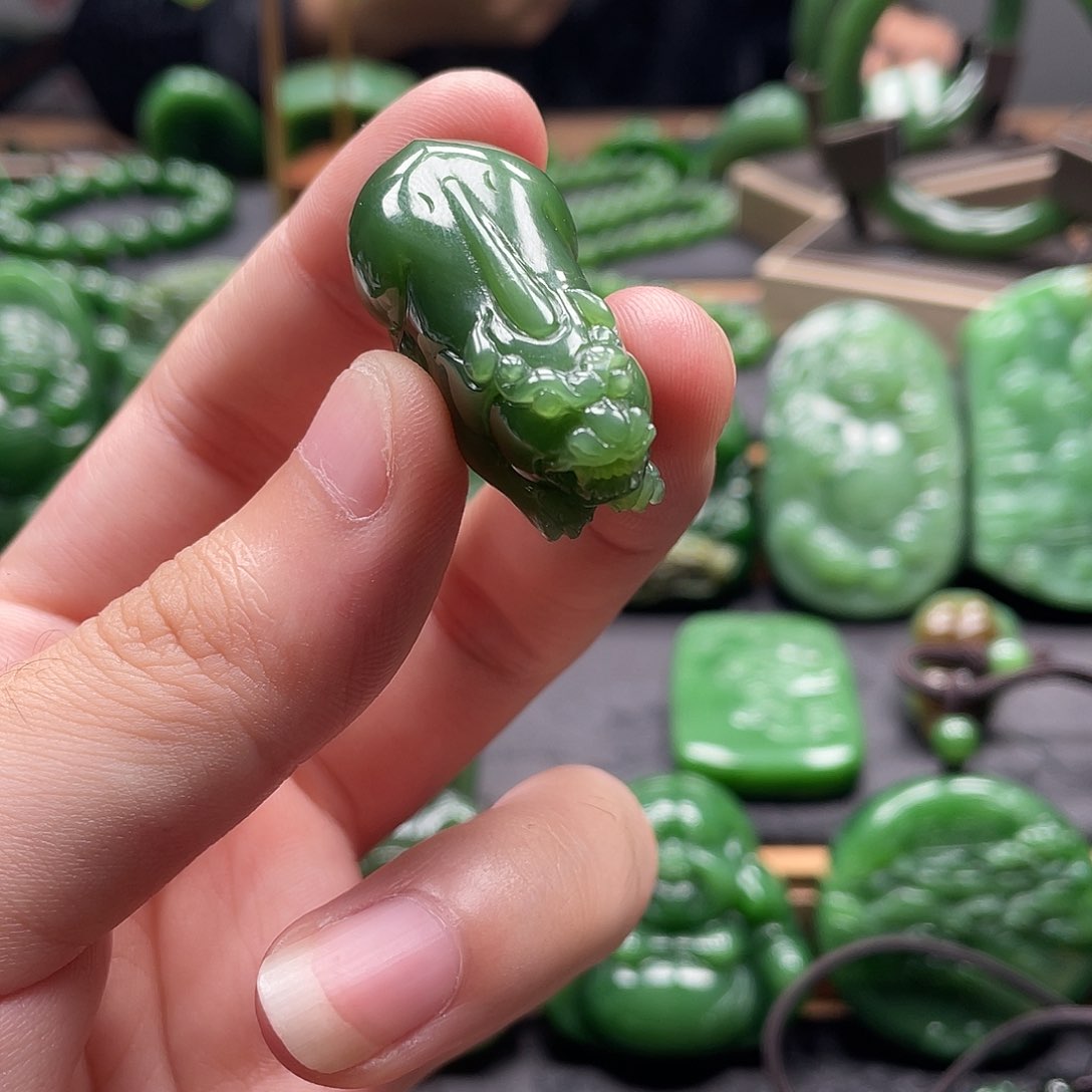 和田玉（碧玉）未镶嵌颈饰