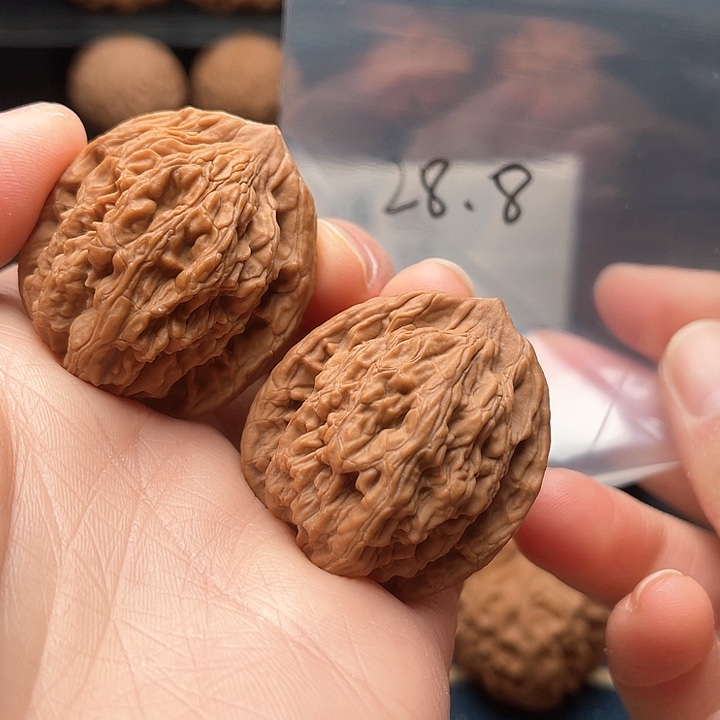 文玩核桃把件虎头全品