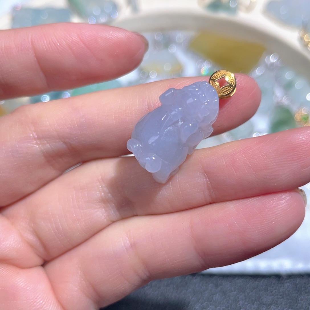 翡翠颈饰18K金镶嵌翡翠