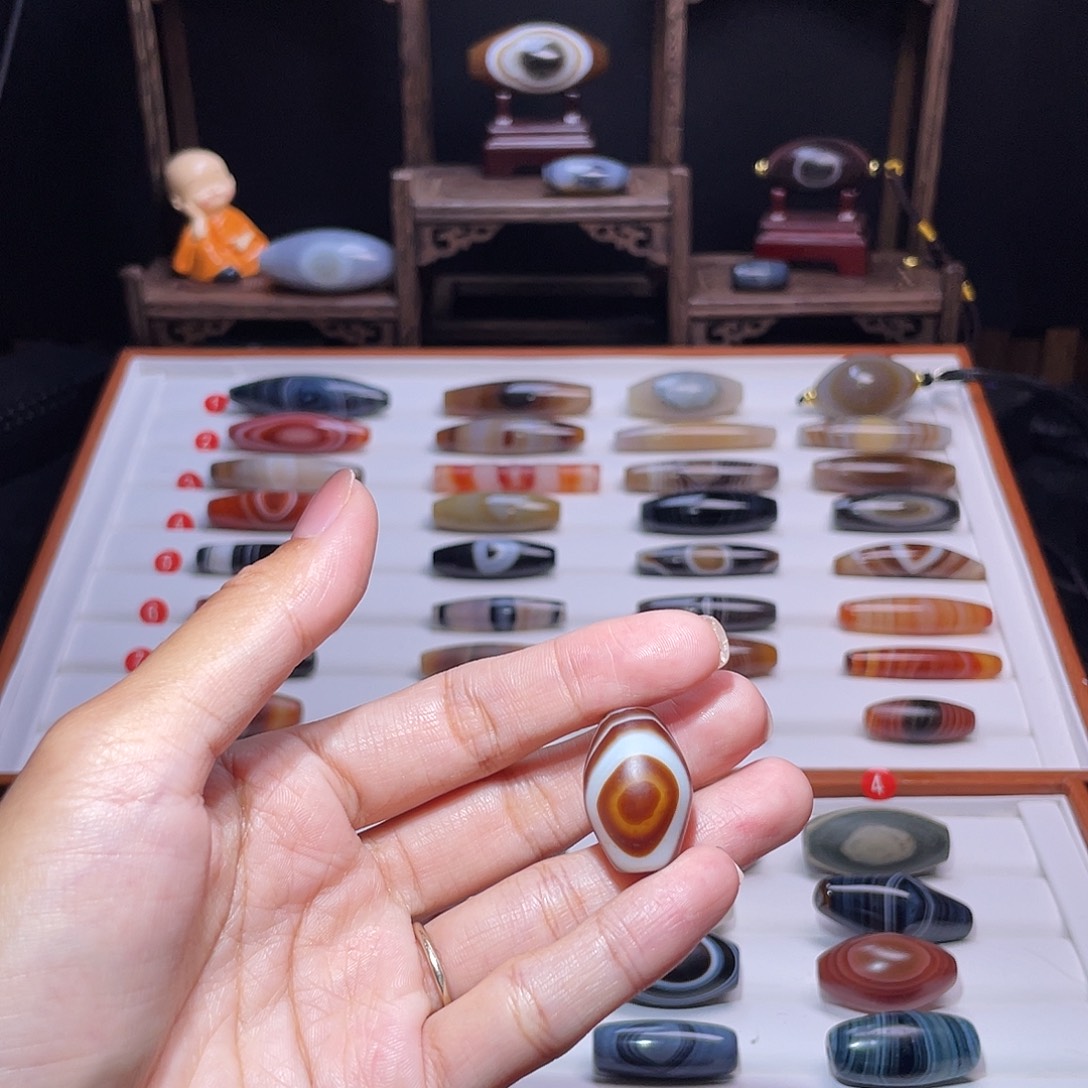 岁***好玛瑙/玉髓未镶嵌吊坠(赠链)