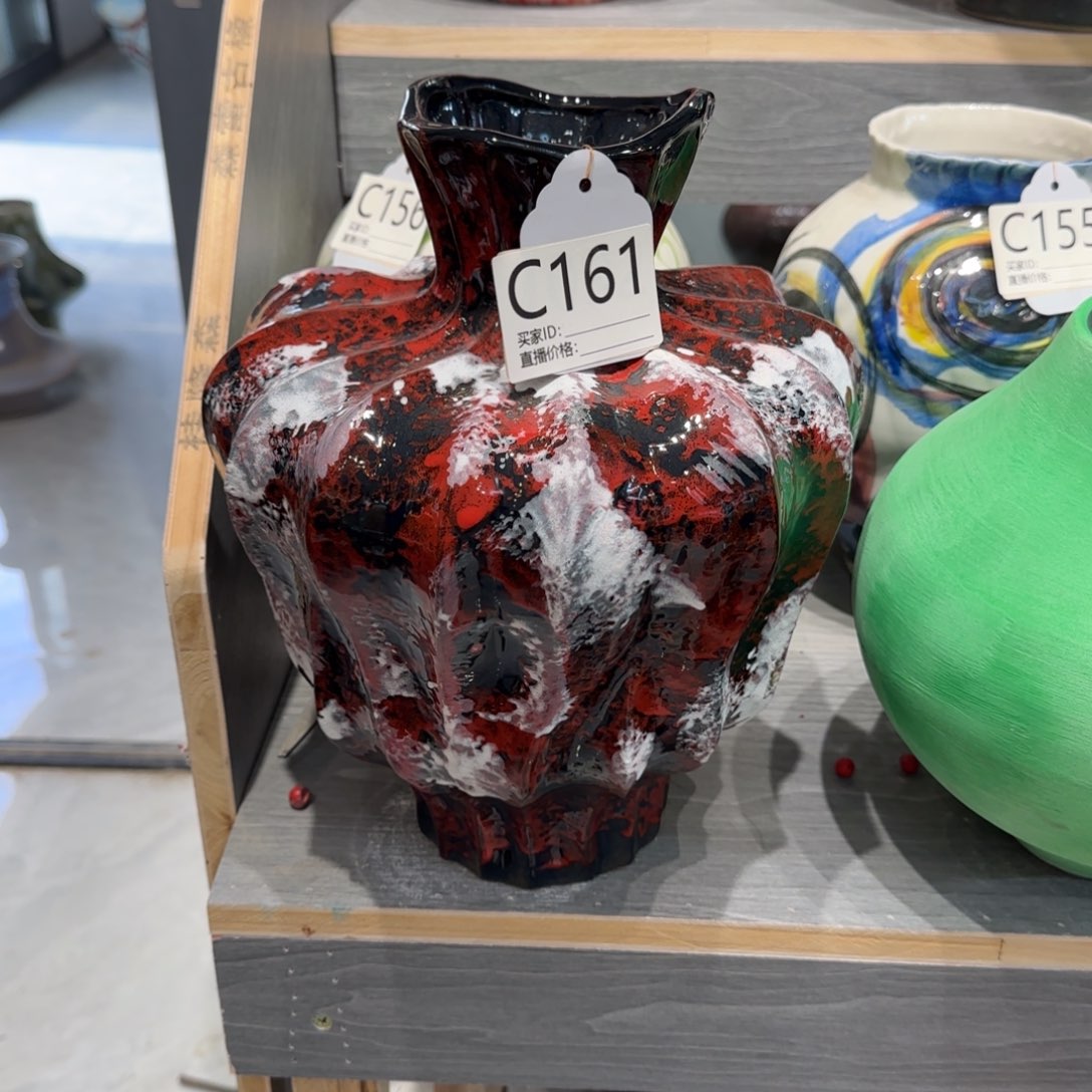 景德镇陶瓷艺术品小*家