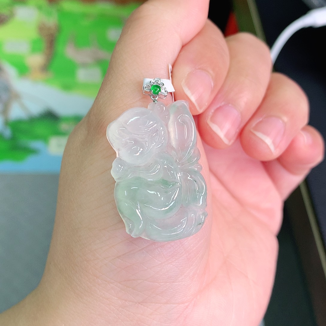 翡翠颈饰18K金镶嵌冰胶飘绿仙子