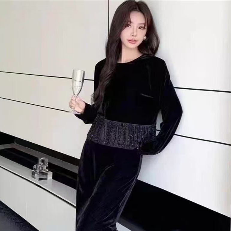 新款气质圆领修身收腰压褶撞料设计优雅连衣裙女士L737