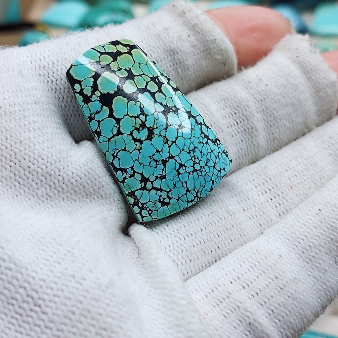 绿松石颈饰未镶嵌