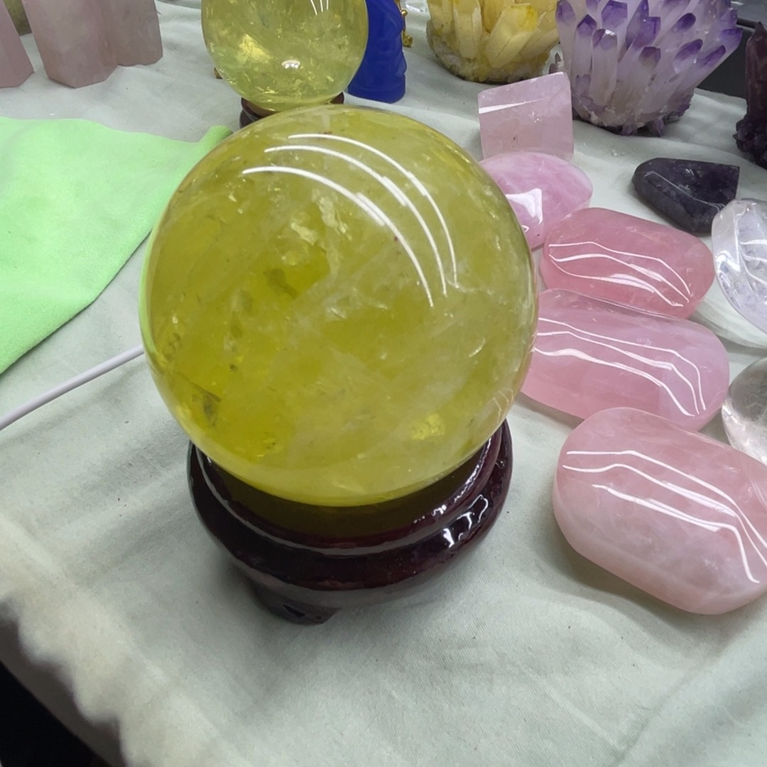 天然黄色水晶球桌面摆件