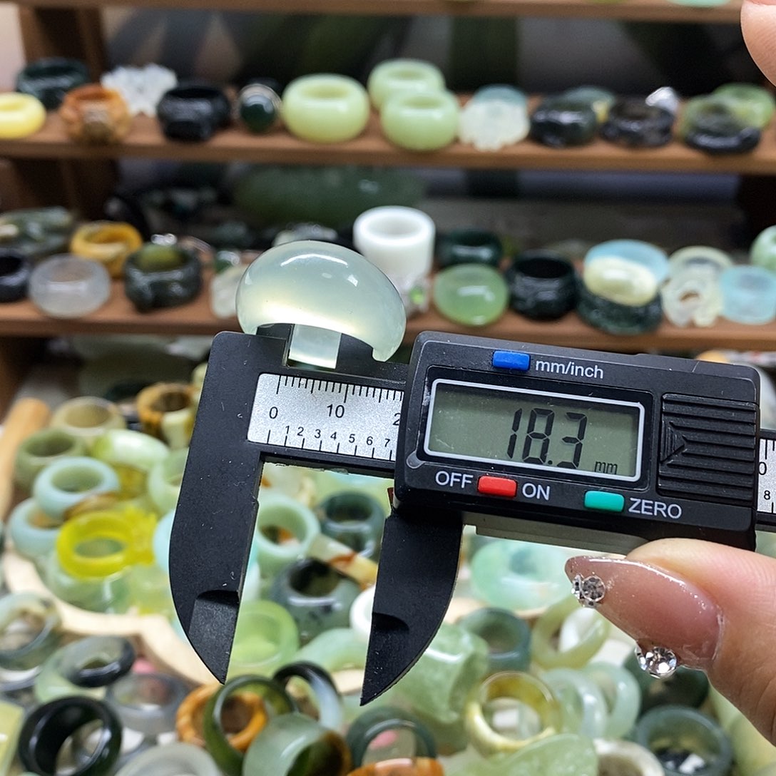 岫玉戒指微瑕款式18圈口额头未镶嵌