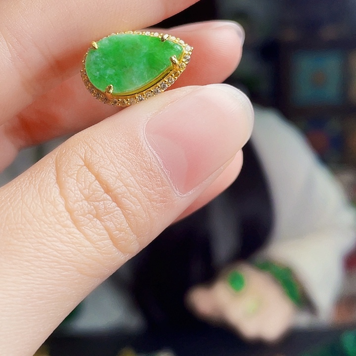 翡翠银S925镶嵌颈饰多样性