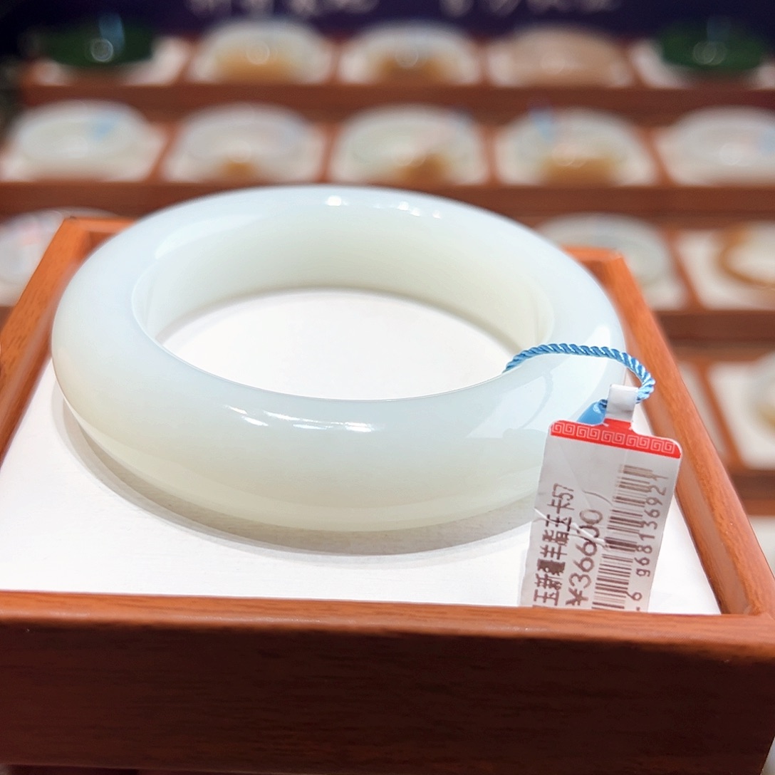 和田玉手镯未镶嵌57