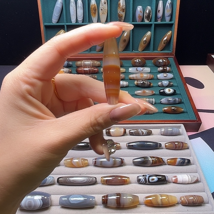 玛瑙/玉髓未镶嵌吊坠(赠链)