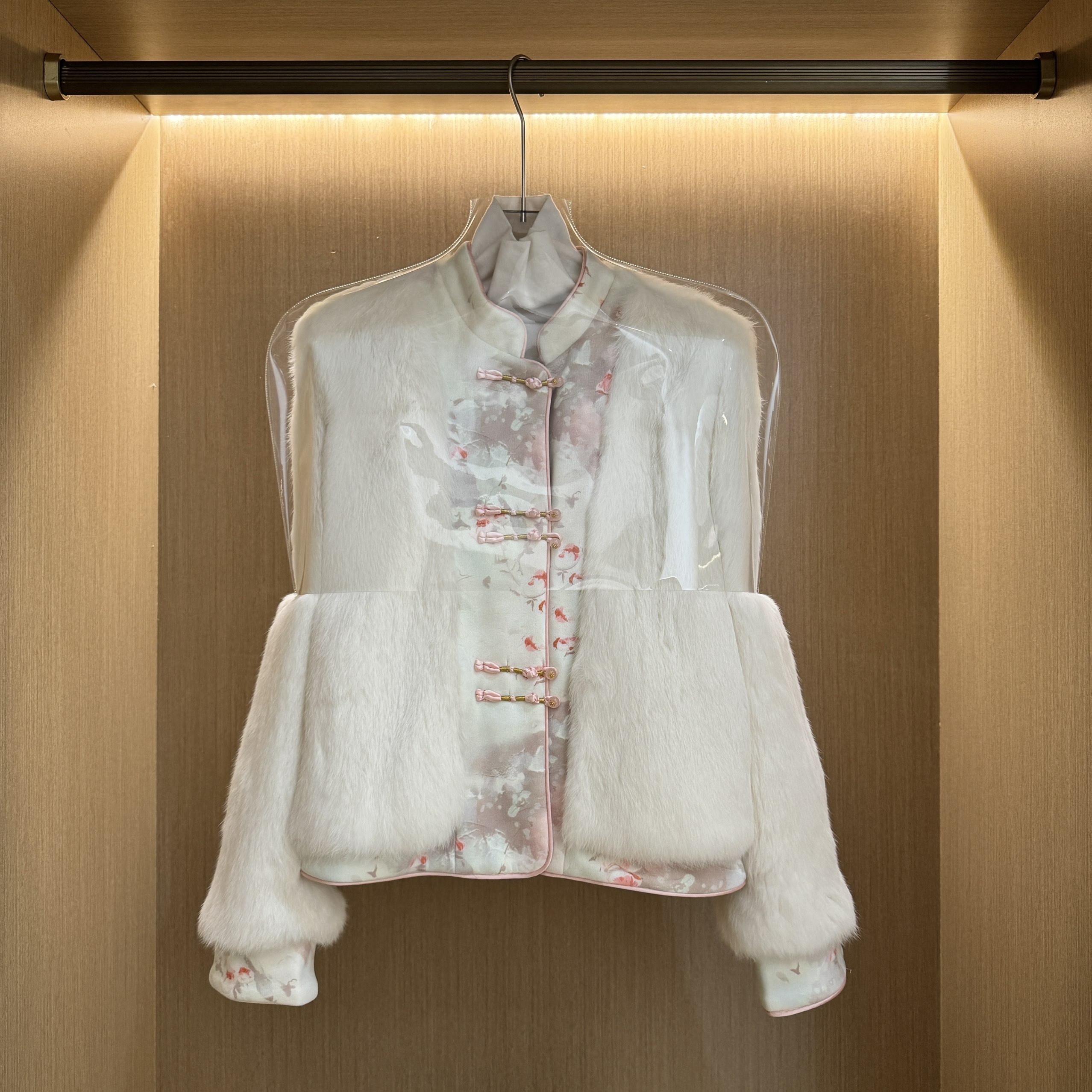 【桃之夭夭】2025冬季新款中式国风气质简约兔毛外套女