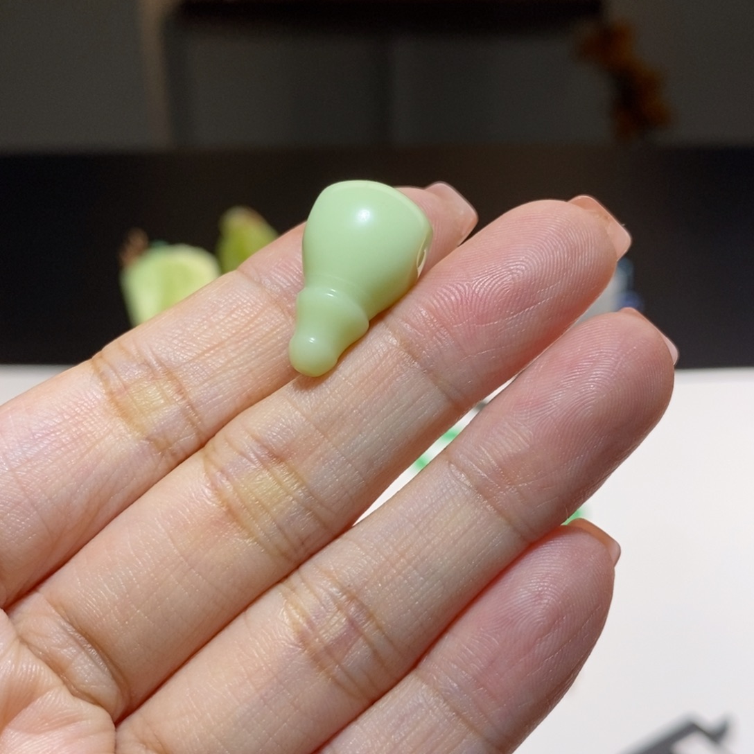 石英质玉（缅黄）未镶嵌颈饰