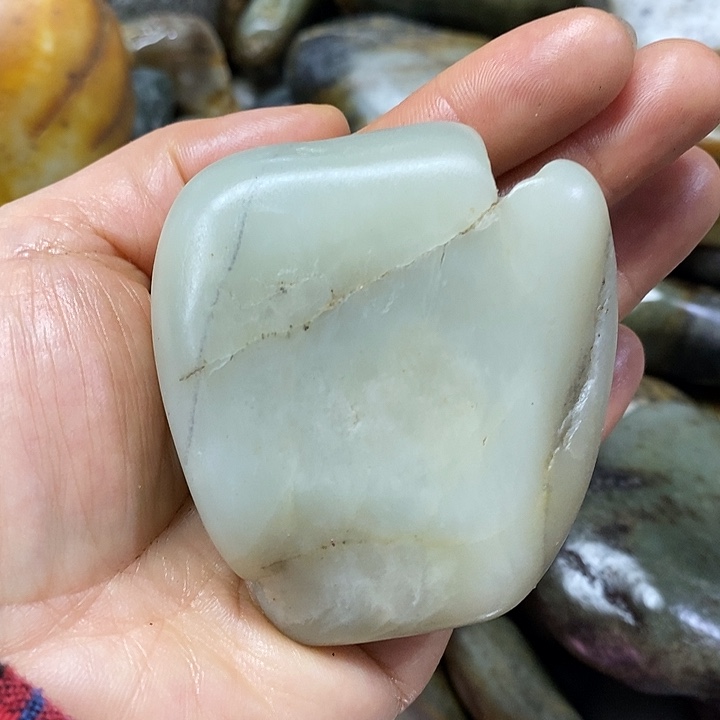 偷***闲和田玉未镶嵌挂件