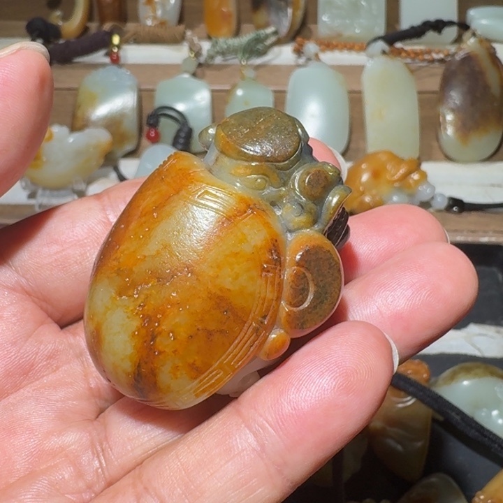 吊坠(不含链)未镶嵌和田玉龙*?