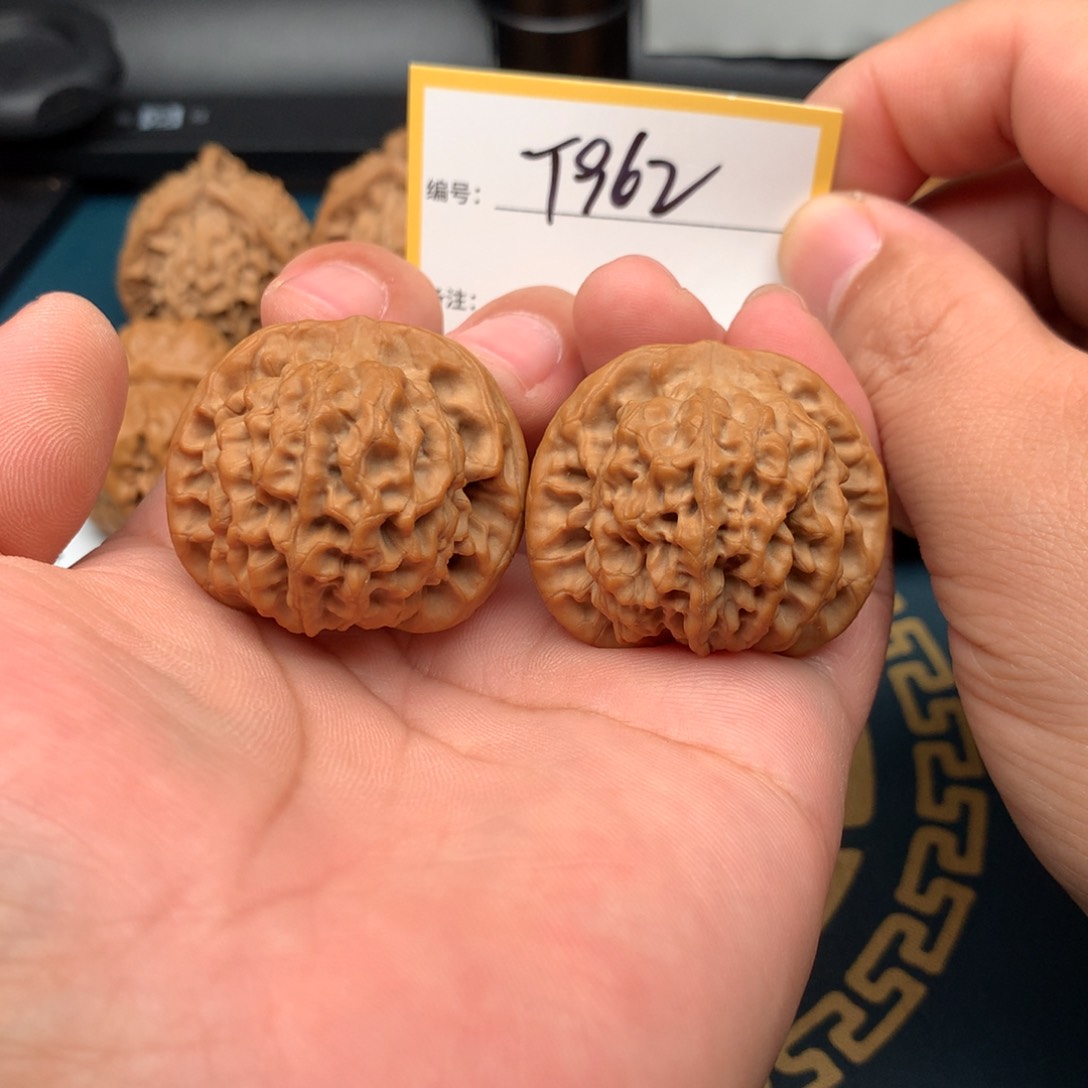 文玩核桃把件38全品秦闷962