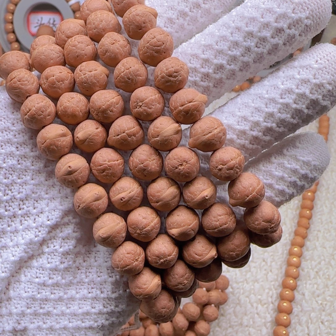 J***0手串凤眼菩提10mm左右108实心