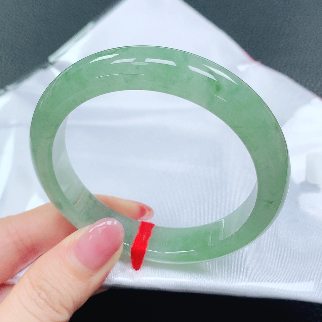 翡翠未镶嵌手镯56圈