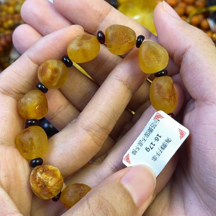 未镶嵌琥珀珠宝奇石
