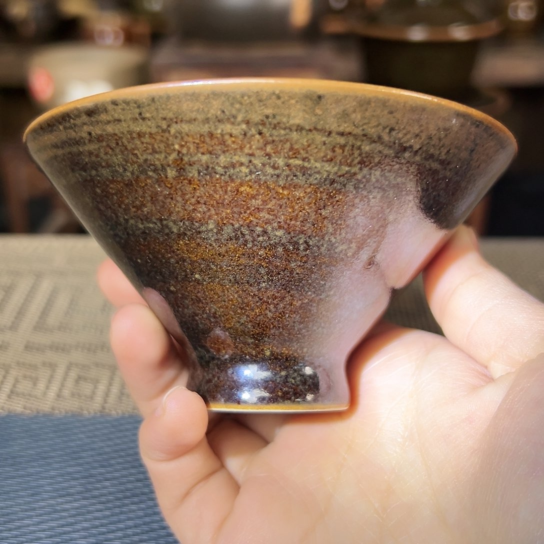 纯手工制作的搅胎泥上釉