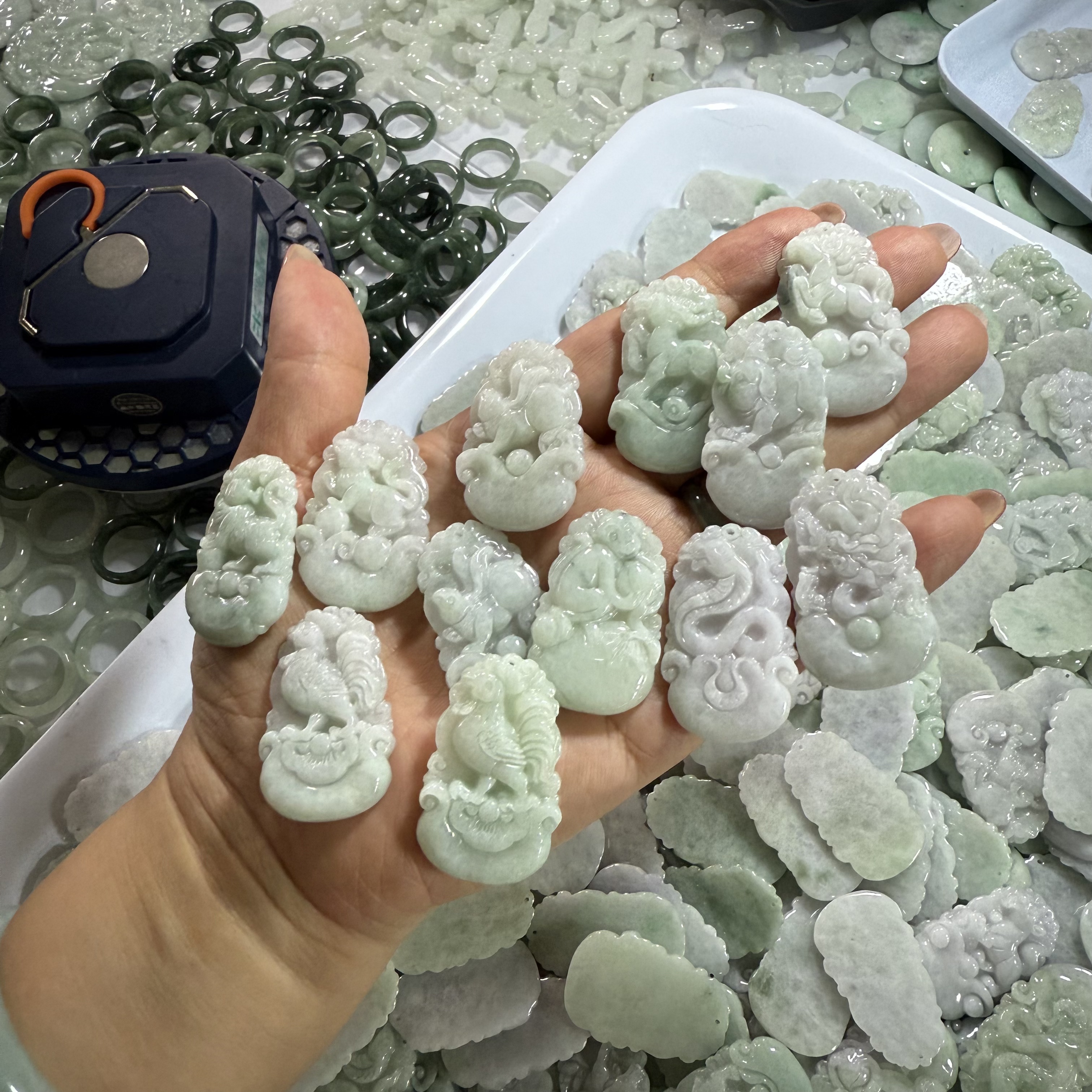 天然A货翡翠十二生肖吊坠 d308-多样性发一件