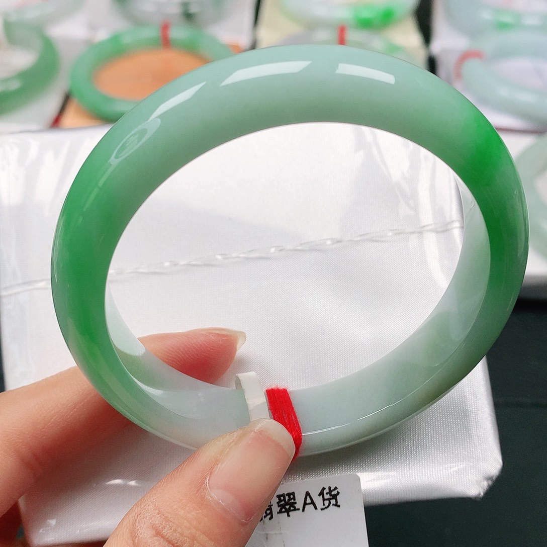 翡翠手镯未镶嵌天然翡翠手镯55