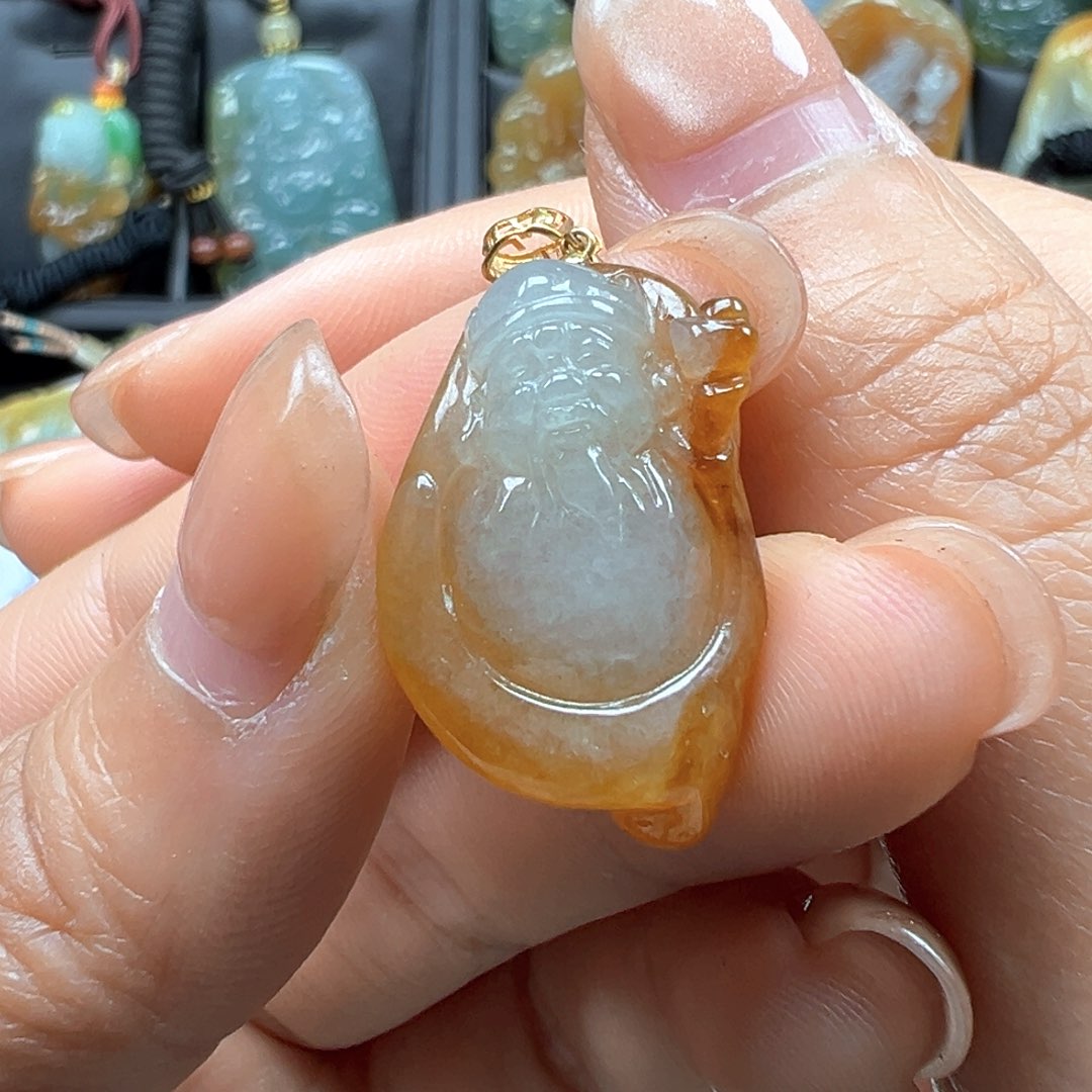 翡翠颈饰未镶嵌财爷