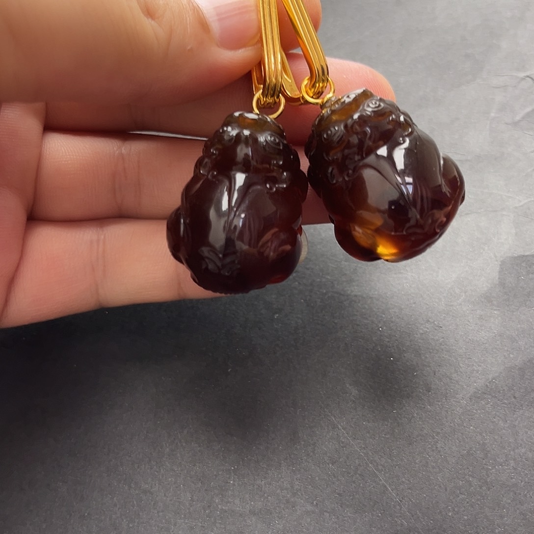 琥珀未镶嵌裸石耳坠