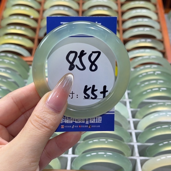 岫玉手镯未镶嵌乔*喜