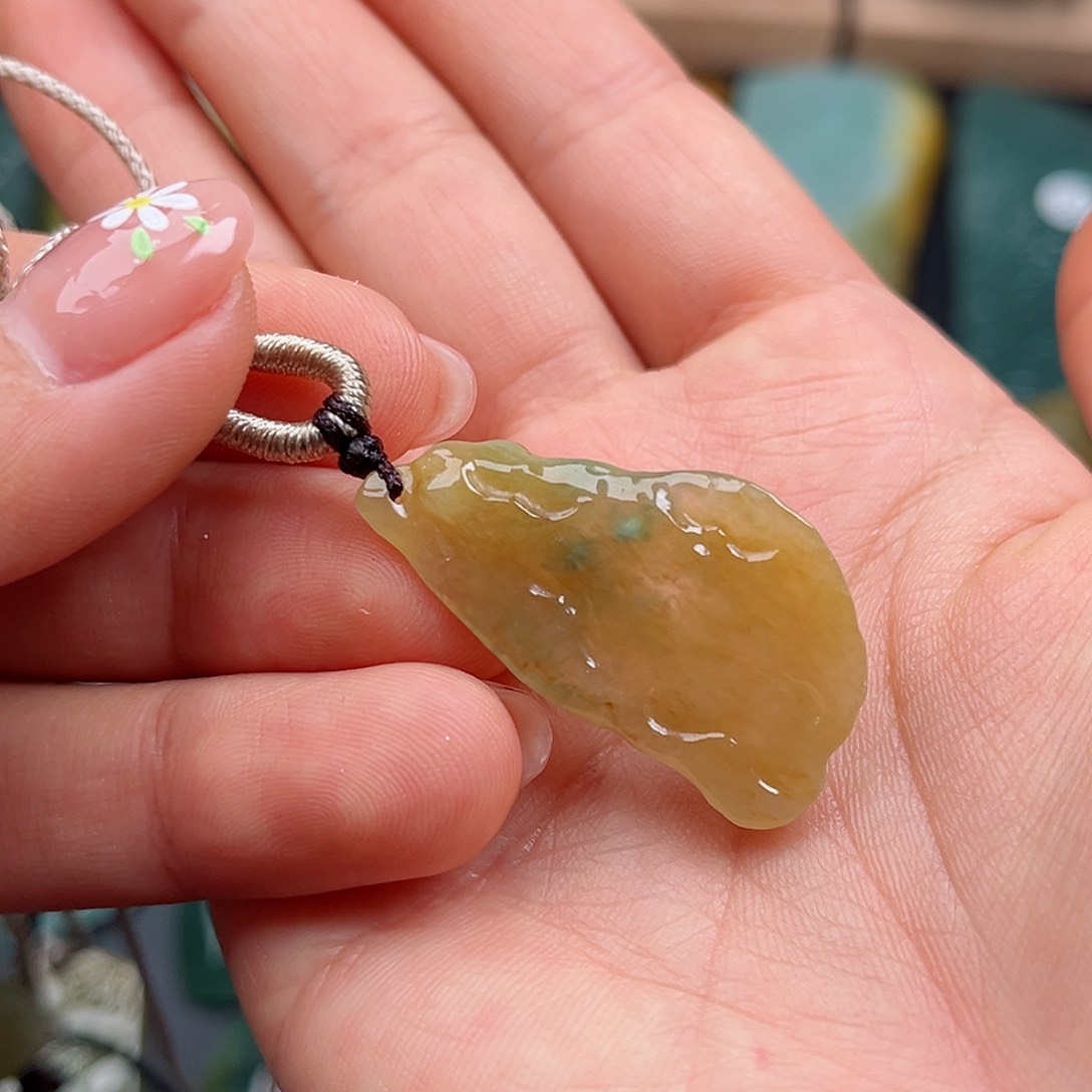 翡翠颈饰未镶嵌挂件