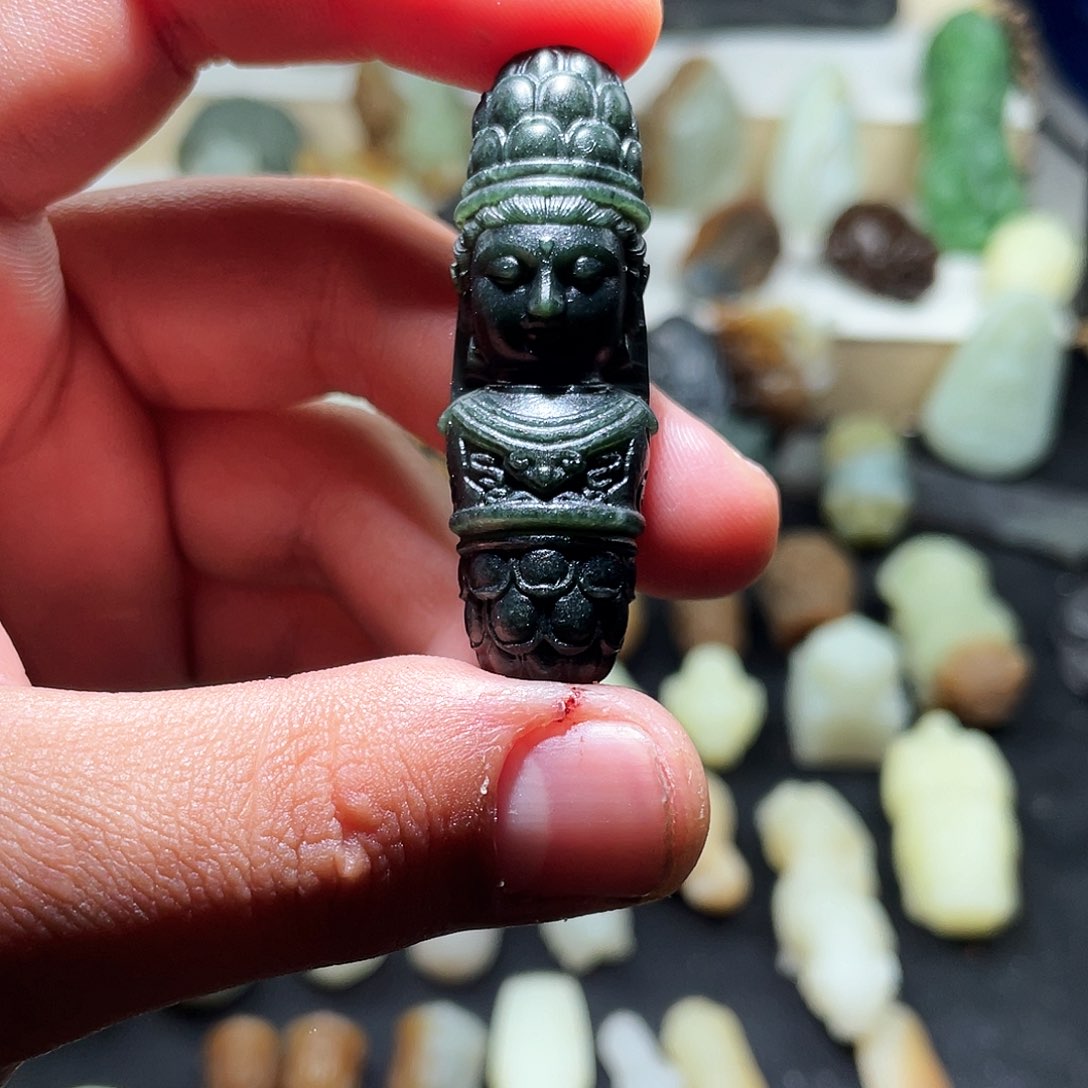 颈饰未镶嵌和田玉