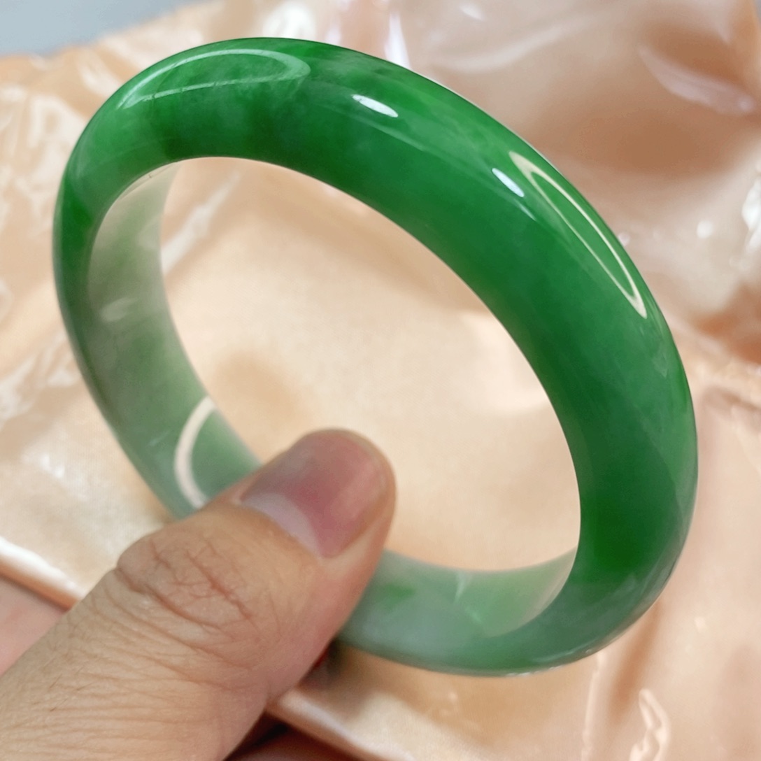 翡翠手镯未镶嵌54.5圈口