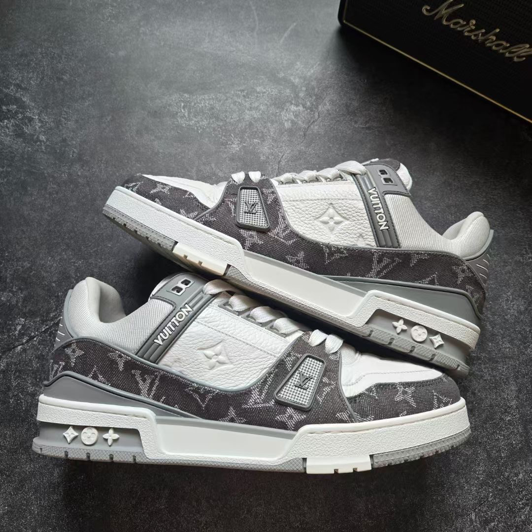 99新 LouisVuitton/路易威登 42码TRAINER 灰白牛仔 鞋